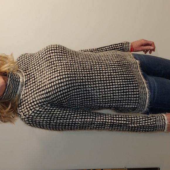 Cyrus Sweaters - Cyrus fuzzy black and white sweater size small